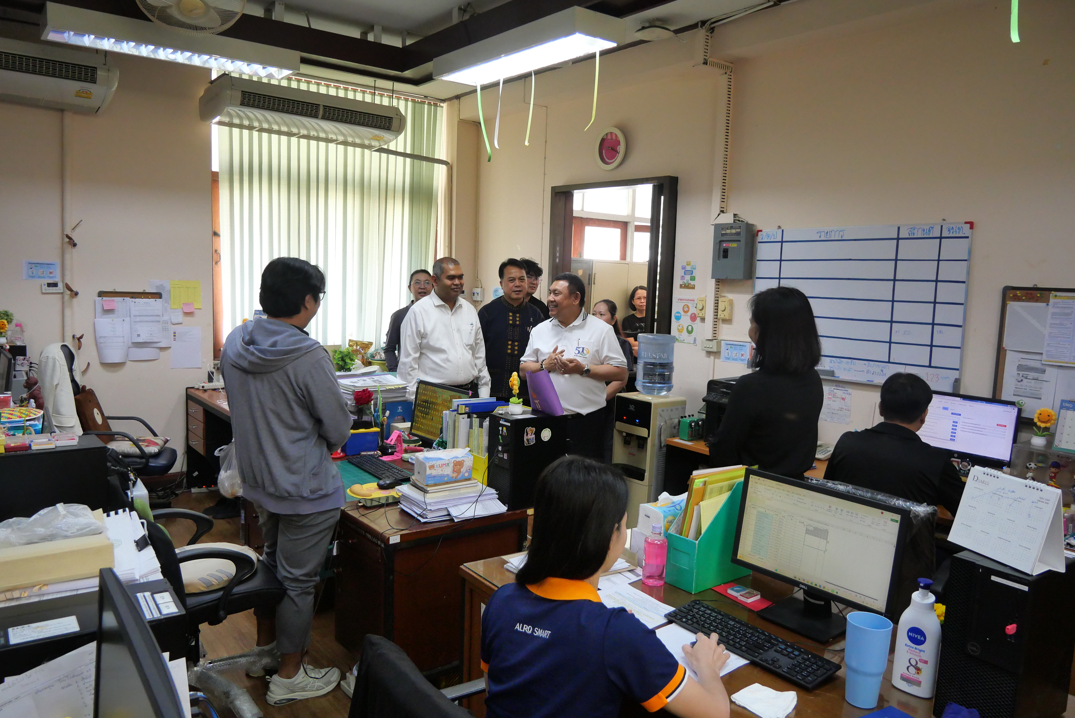 title - เลขาธิการ ส.ป.ก. ตรวจเยี่ยมบุคลากร ส.ป.ก. ถนนราชดำเนินนอก